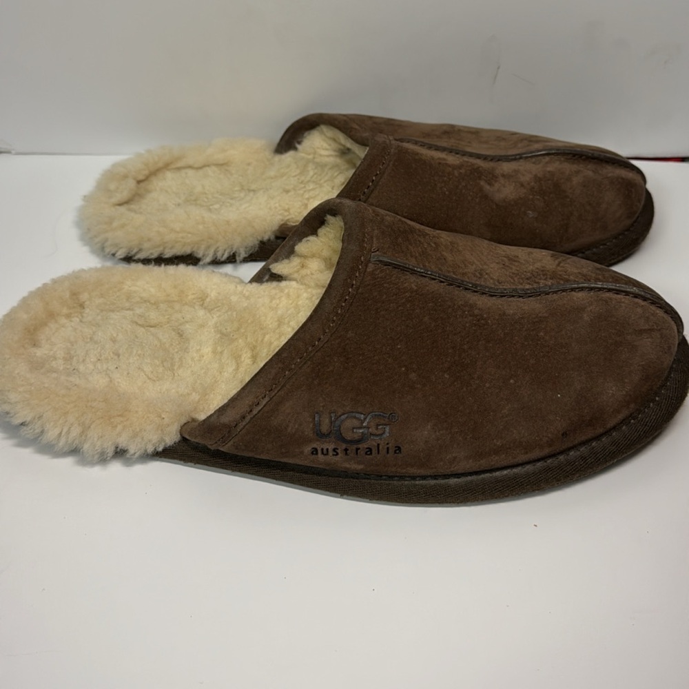 Sz 8 MENS UGG SUEDE SCUFF SLIPPERS SHEEP FUR LINED